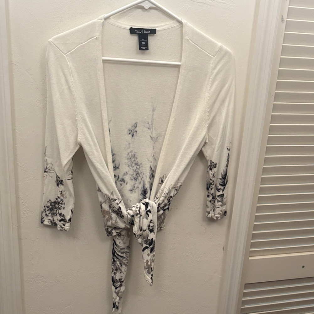 White House Black Market Cream Floral Cardigan